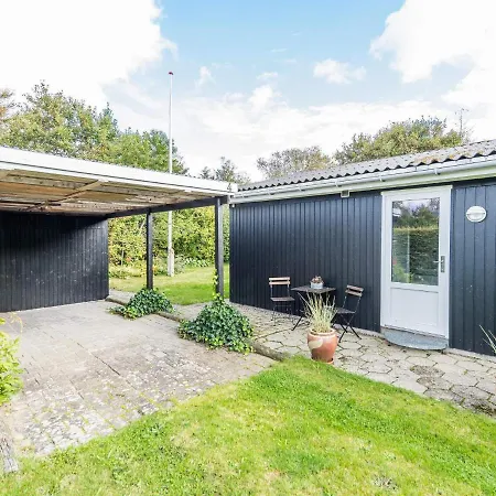 6 Person In Tarm-by Traum * Tarm